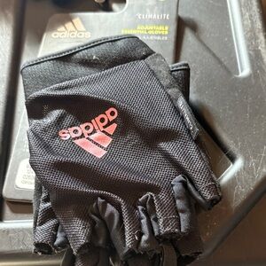 Women’s Adidas Adjustable  adjustable Velcro glove L New pink/ Black